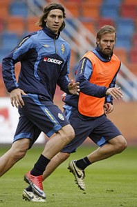 ibrahimovic Zlatan Ibrahimovic con Olof Mellberg